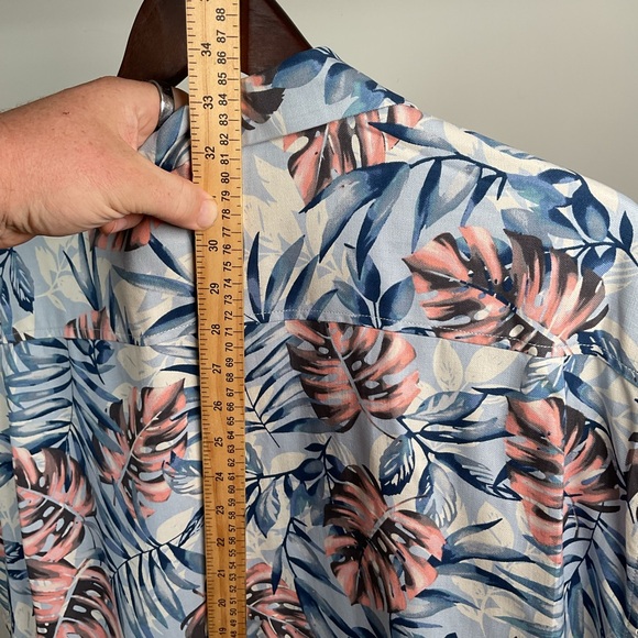 Tommy Bahama Silk Hawaiian Camp Shirt – XXL Tropical Monstera - Picture 9 of 13